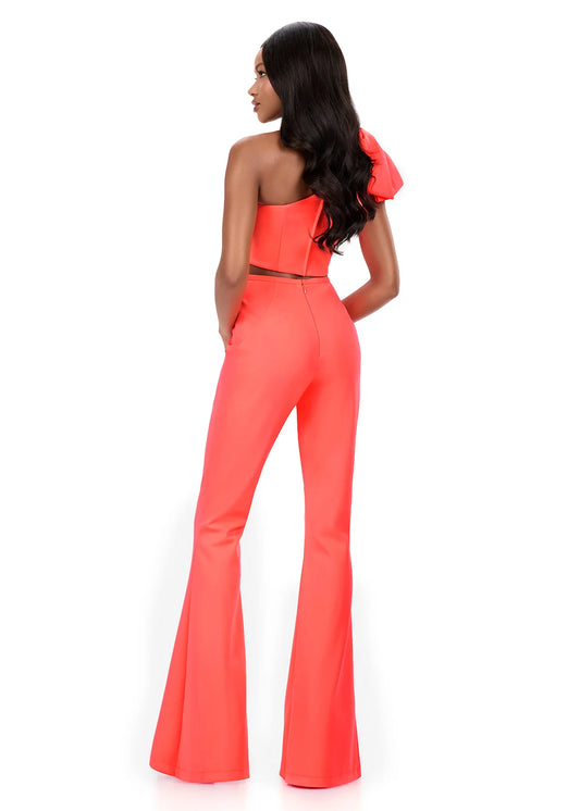 Ashley Lauren Style 12292 is a long prom dress designed for pageant and formal evening events. This elegant gown features Ashley Lauren's signature attention to fit and detail, creating a flattering silhouette that stands out on stage and in photos.
Available Colors: Fuchsia, Green, Neon Orange
This Ashley Lauren dress is an ideal choice for prom, pageant competitions, formal galas, and red carpet events.
Designer: Ashley Lauren
Style Number: 12292