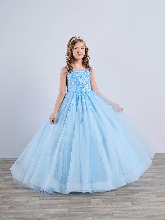This girls' pageant dress, designed with a corset and A-line ballgown by Tiffany Princess 13796, features beautiful beaded shimmer that is sure to make any child feel like a princess. The dress is perfect for formal events and competitions, providing both glamour and comfort.
Sizes: 2-16
Colors: Red, Sky