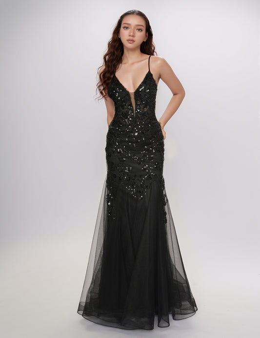 Elevate your formal occasion with the Nina Canacci 1576 gown, a long, fitted mermaid dress adorned with shimmering sequins. Its plunging neckline adds a sophisticated allure, while the tailored silhouette enhances your natural curves for a striking, elegant presence. Perfect for prom or any upscale event, this gown combines glamour and expert craftsmanship to ensure you stand out with confidence and style.
Sizes: 0-14
Colors: Black, Dark Green, Rose Gold
