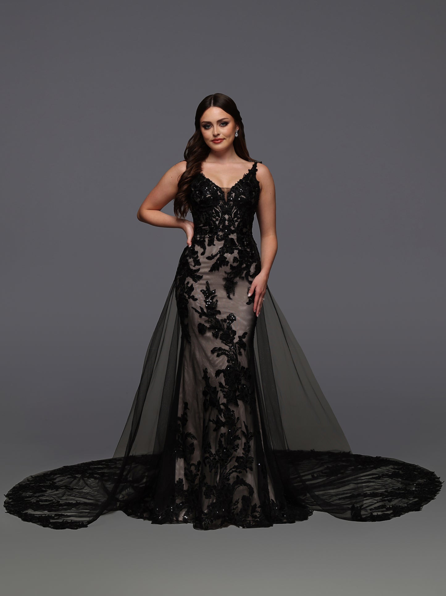 Elevate your bridal elegance with the Davinci Bridal 50927 gown in size 10. This ivory lace dress features a graceful V-neckline and a delicate tulle overskirt, blending classic romance with modern sophistication. Perfect for the bride seeking timeless beauty and refined detail on her special day.
Fabric: Lace, Tulle
Neckline: Modest, Straps, V-Neck
Silhouette: Fit & Flare
Details: Back Interest, Beading, Buttons, Cap Sleeves, Chapel Train, Lace, Lace Applique, Modest, Removeable