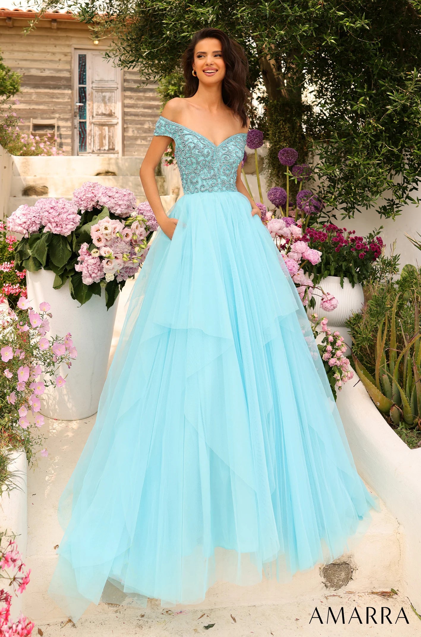 Gown with tulle skirt clearance