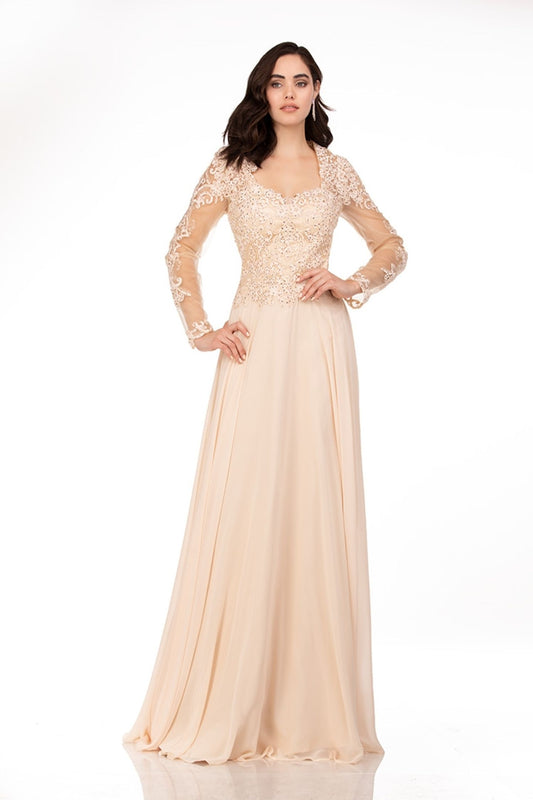 The Abby Paris 96044W Lace Long Sleeve A Line Mother Of Dress is a stunning formal evening gown designed specifically for plus size figures. The elegant lace detailing adds a touch of sophistication, while the long sleeves provide coverage without sacrificing style. Look and feel confident at your next special occasion with this beautifully crafted dress.
Sizes: 4W-26W (Sizes are Wide)
Colors: Champagne, Grape, Navy