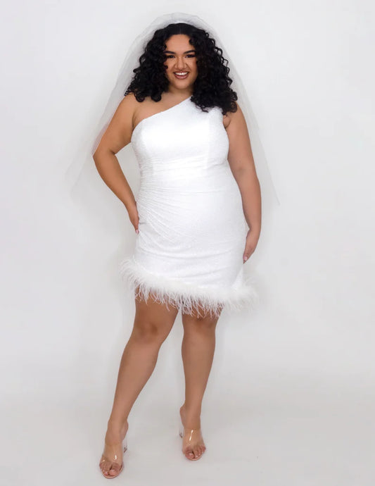 This Sydneys Closest JK2401 Cocktail Dress is perfect for any special occasion. It features a one-shoulder, sequin design and is made from luxurious feather fabric. This plus-size dress is perfect for making a statement at any formal event. Ignite a Feather Frenzy in this sizzling dress! It's a guaranteed showstopper with a fitted silhouette