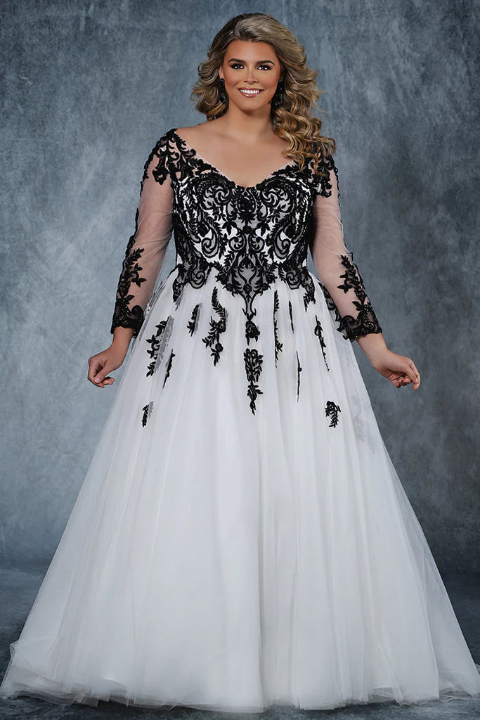 Plus Size Black Lace Wedding Dress