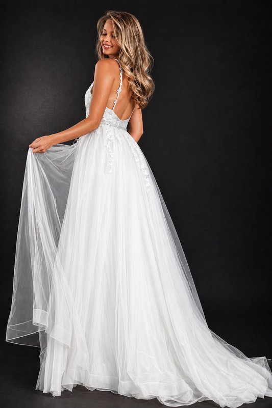 Jovani JVN02260 is a fitted Long Lace Prom Dress with a Tulle Overlay with a Crystal Embellished Waist Belt. Sheer Lace Bodice. Lace Spaghetti Straps Fitted Mermaid Flared Inner formal dress. Lace Scallop straps. Crystal beaded waist band. Prom Dresses Formal Evening gowns pageant dresses Size 10 In Off white for wedding dress or bridal gown
Available Sizes: 10
Colors: off-white
JVN by Jovani 02260