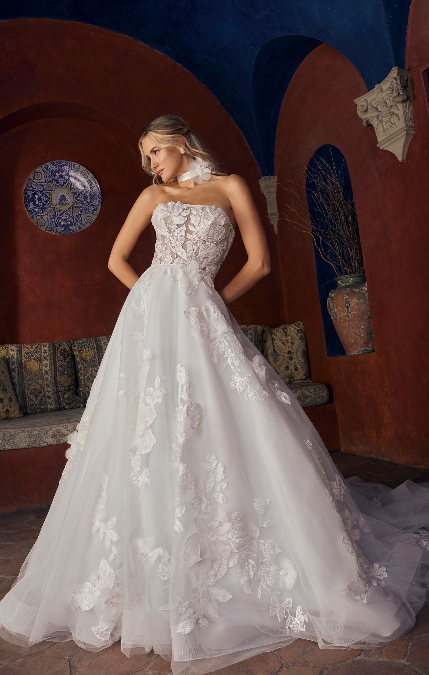 A-line Strapless Tulle Wedding Dress with Lace