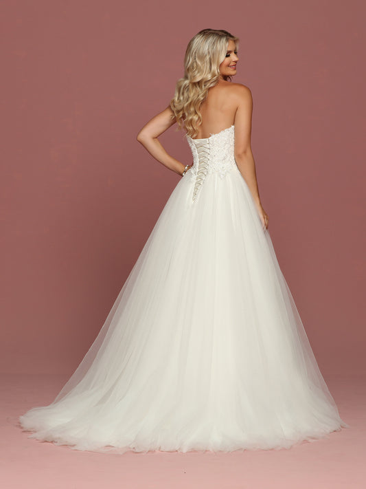 Davinci Bridal 50487 is a strapless sweetheart Tulle ballgown wedding dress. Featuring an Embellished lace bodice cascading into the lush tulle skirt. Corset Lace up back. Available for 1-2 Week Delivery!!! Available Sizes: 2,4,6,8,10,12,14,16,18,20 Available Colors: Ivory