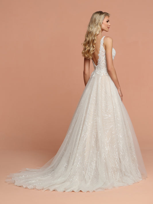 Davinci Bridal 50591 is a Ballgown Bridal Gown Featuring a Full Embellished Tulle Skirt for a stunning Shimmer on your Big Day! The Bodice features a V Neck with a mesh insert and an open V beck. Embellished Lace Bodice with straps. Available for 1-2 Week Delivery!!! Available Sizes: 2,4,6,8,10,12,14,16,18,20 Available Colors: Ivory/Nude, Ivory/Ivory Available Colors: Ivory/Nude, Ivory/Ivory