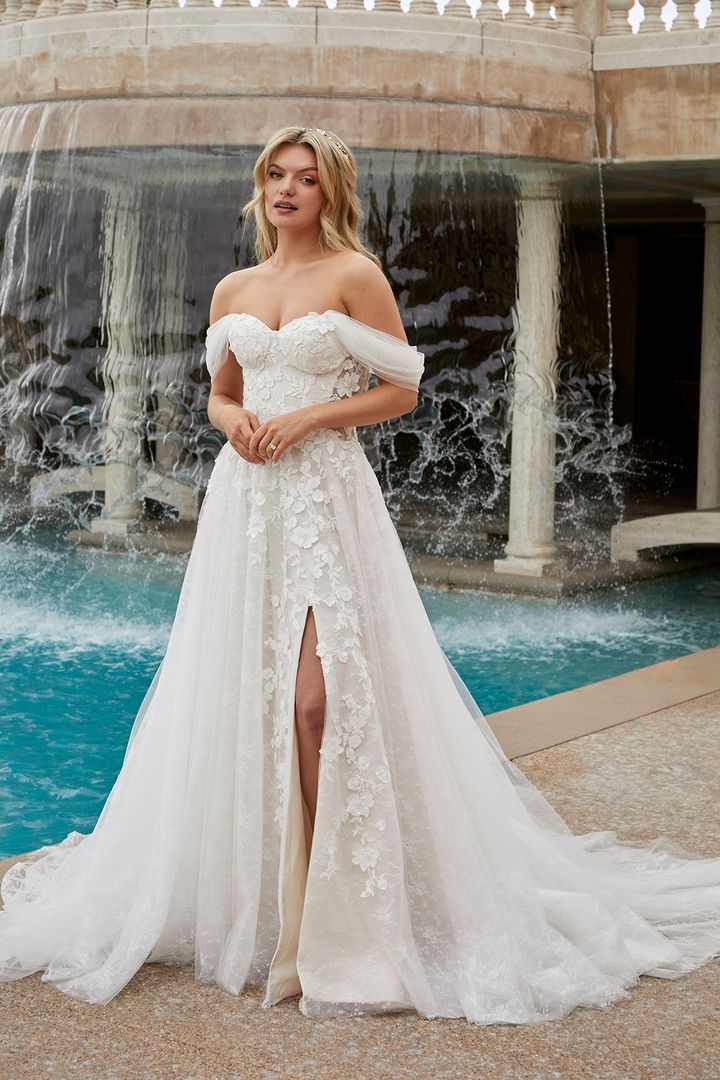 Beach Wedding Dresses Front Slit Lace Applique Off Shoulder A Line Bridal  Gowns