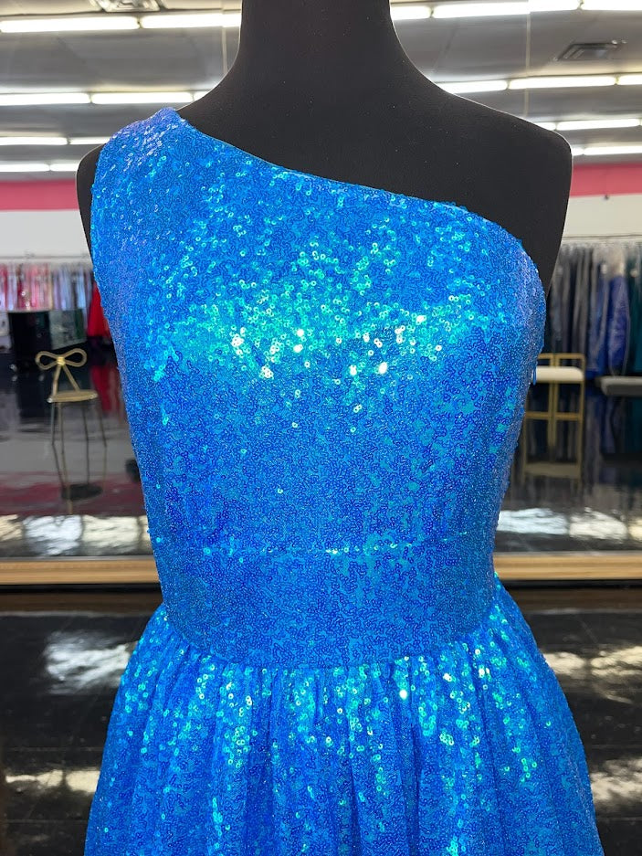 Marc Defang 8068 Size 6 Blue Sequin One Shoulder Ballgown Formal Dress Pageant Prom Gown Iridescent Sequin Triple straps Gown Available Size: 6 Available Color: Blue