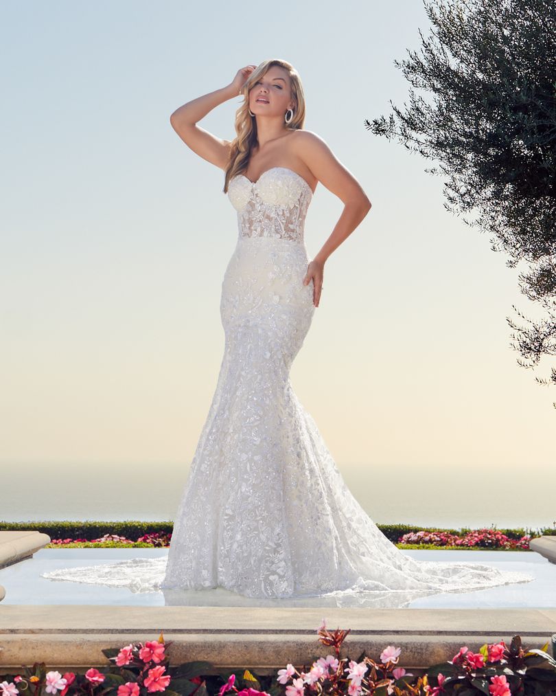 Casablanca Bridal 2448 JOCELYN Chantilly lace strapless fit and flare –  Glass Slipper Formals
