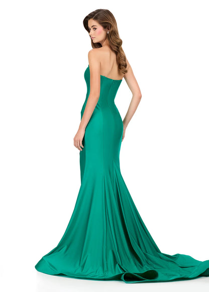 Ashley Lauren Style 12191 is a long prom dress designed for pageant and formal evening events. This elegant gown features Ashley Lauren's signature attention to fit and detail, creating a flattering silhouette that stands out on stage and in photos.

Available Colors: Black, Emerald, Fuchsia, Pink, Turquoise