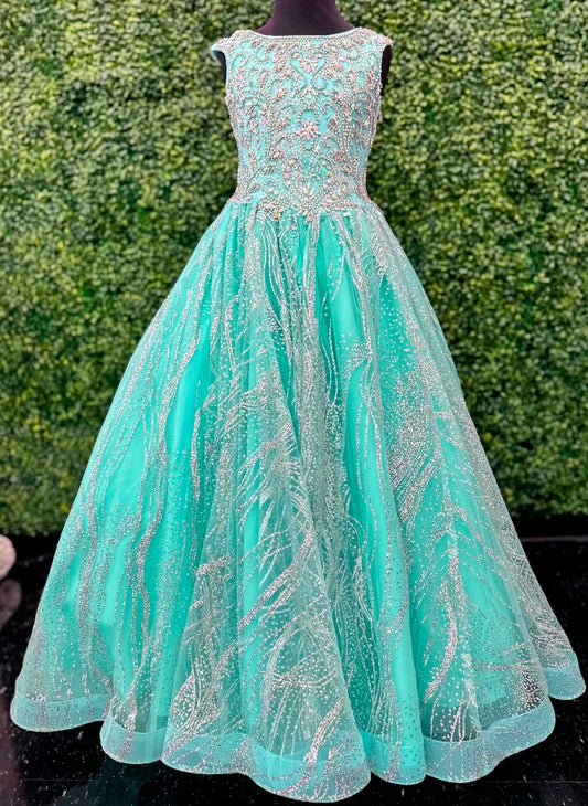 <p data-mce-fragment="1">The Tiffany Princess 13575 Pageant Dress is the epitome of elegance. Featuring a high neck and crystal embellishments, this A-line gown exudes sophistication and grace. Made with sparkling glitter and quality materials, it will make any young girl feel like royalty. Perfect for pageants or any formal event.&nbsp;</p> <p data-mce-fragment="1">Sizes: 6</p> <p data-mce-fragment="1">Colors: Aqua</p>