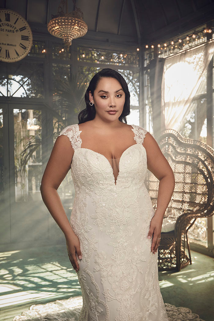 Casablanca 2485C Size 20 Romantic Chiffon Fit & Flare Plunging Neckline Low Cut Lace Back Sequin Long Wedding Gown Casablanca 2485C Size 20 Romantic Chiffon Fit & Flare Plunging Neckline Low Cut Lace Back Sequin Long Wedding Gown