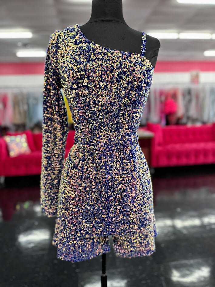 Marc Defang 8048 Short Sequin Romper One Shoulder Long Sleeve Fun Fashion

Single shoulder sleeve
Beaded Strap
Fully beaded Romper
Detachable Overskirt (optional)
Center back invisible zipper
Fully lined

Available Sizes: 4


Color: Royal

*Overskirt Not Included!