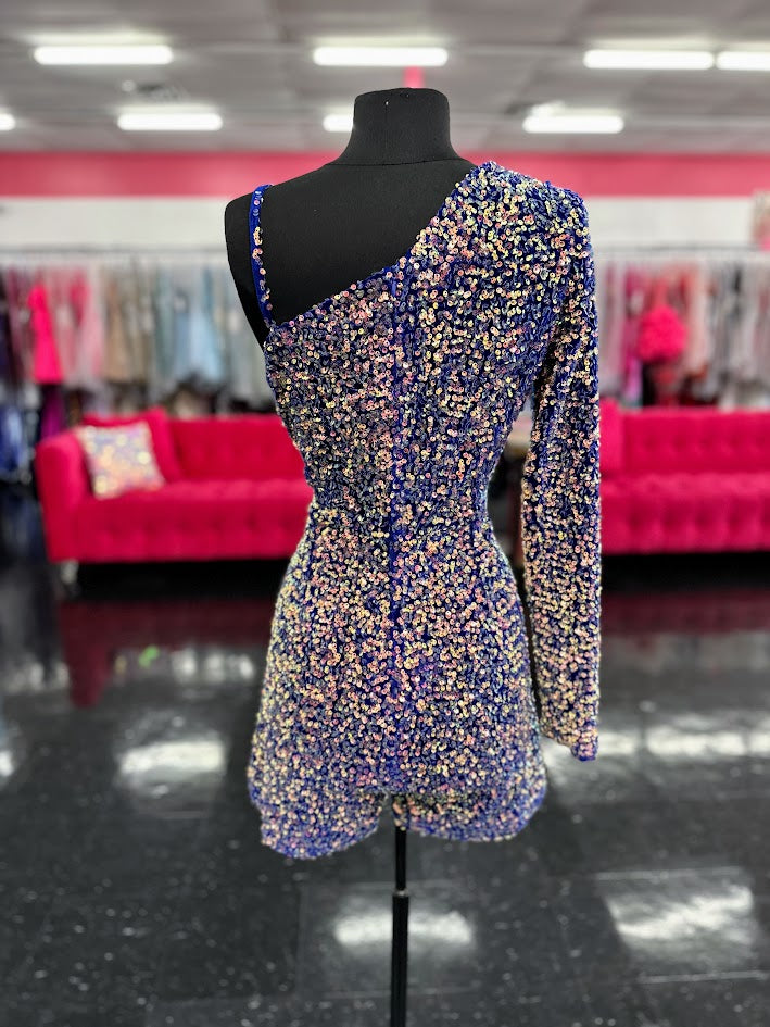 Marc Defang 8048 Short Sequin Romper One Shoulder Long Sleeve Fun Fashion

Single shoulder sleeve
Beaded Strap
Fully beaded Romper
Detachable Overskirt (optional)
Center back invisible zipper
Fully lined

Available Sizes: 4


Color: Royal

*Overskirt Not Included!