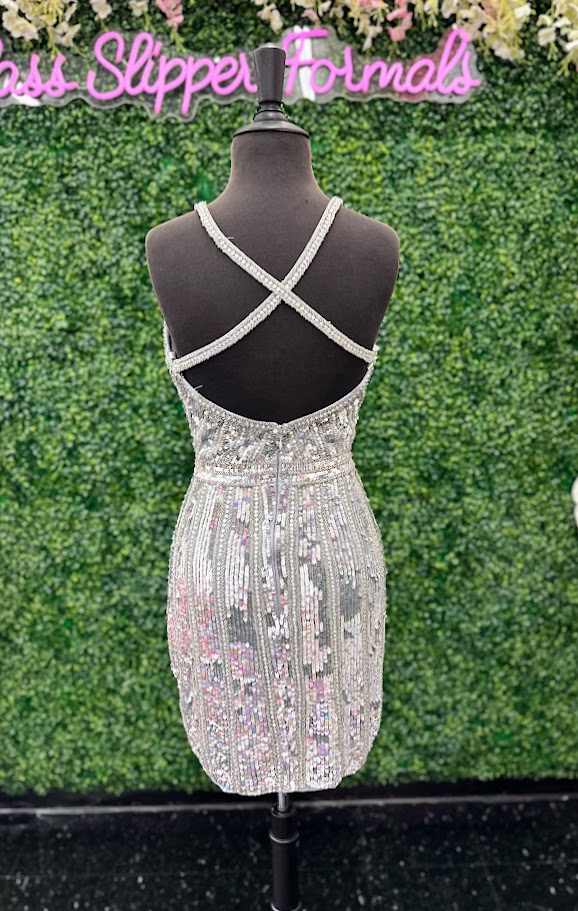 Primavera Couture 3314 short v neckline open back with criss cross straps beaded sequins homecoming dress cocktail dress reception dress

Platinum (Silver)


size: 6