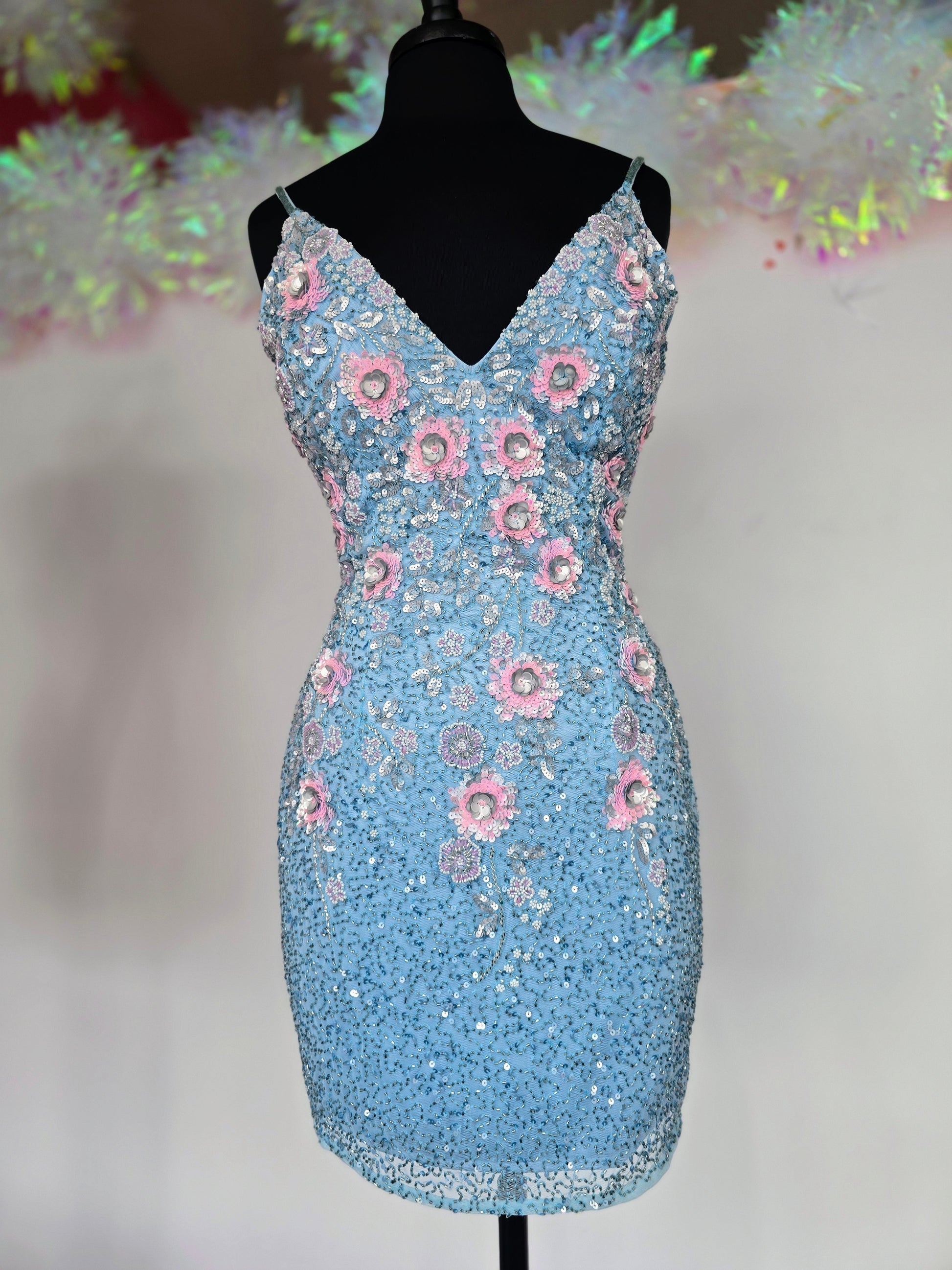 Primavera Couture 3862 Short Homecoming dress Fitted sequin beaded short cocktail dress.

Size 0, 8

Colors: Powder Blue


