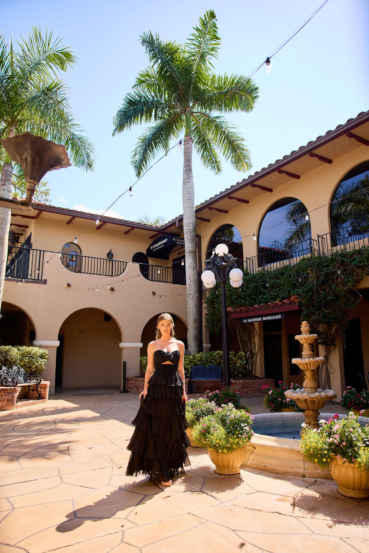 Shop the Primavera 4563 prom dress gown for a standout Spring 2026 formal look. This long dress is ideal for prom, pageant appearances, and black-tie evenings with a clean, modern silhouette.

Designer: Primavera Couture
Style Number: 4563

Sizes: 000, 00, 0, 2, 4, 6, 8, 10, 12, 14, 16, 18
Colors: Black, Red