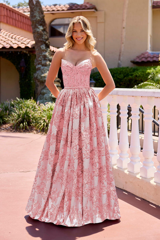 Shop the Primavera 4566 prom dress gown for a standout Spring 2026 formal look. This long dress is ideal for prom, pageant appearances, and black-tie evenings with a clean, modern silhouette.

Designer: Primavera Couture
Style Number: 4566

Sizes: 000, 00, 0, 2, 4, 6, 8, 10, 12, 14, 16, 18
Colors: Coral
