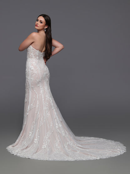 This exquisite Davinci Bridal gown in size 8 features delicate ivory lace adorned with intricate beading, creating a timeless and elegant look. The sheer corset bodice offers a flattering silhouette, while the mermaid skirt gracefully enhances your figure. Perfect for the bride seeking a sophisticated blend of classic charm and modern allure on her special day.

Fabric:&nbsp;Lace, Tulle

Neckline:&nbsp;Strapless, Sweetheart

Silhouette:&nbsp;Fit &amp; Flare

Details:&nbsp;3D Flowers, Back Interest, Beading,