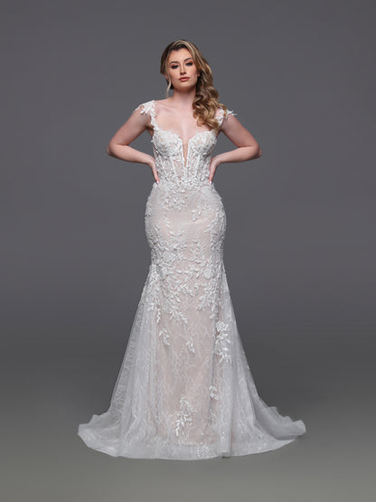 This exquisite Davinci Bridal gown features a delicate ivory nude sheer corset adorned with intricate beaded lace, creating a stunning fit and flare silhouette. Designed to enhance your natural shape, this size 6 wedding dress combines elegance and sophistication, perfect for a bride seeking timeless beauty on her special day.

Fabric:&nbsp;Lace, Tulle

Neckline:&nbsp;Straps, Sweetheart, V-Neck

Silhouette:&nbsp;Fit &amp; Flare, Mermaid

Details:&nbsp;Back Interest, Beading, Buttons, Chapel Train, Corset, L