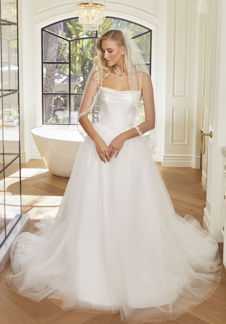 Casablanca Bridal 2567 Hepburn Wedding Dress Size 12 White/White Casablanca Bridal 2567 Hepburn Wedding Dress Size 12 White/White