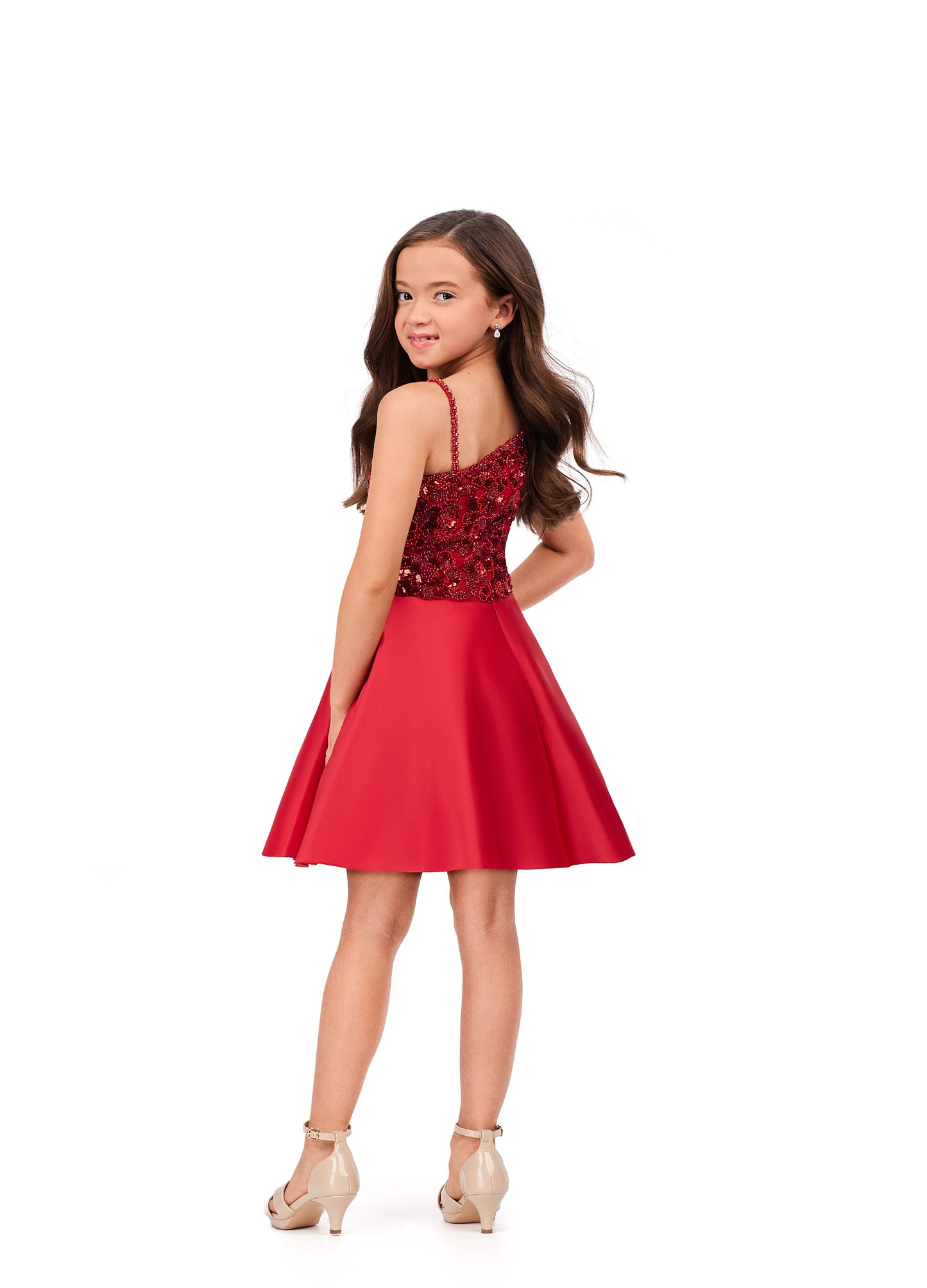 Have fun and look fabulous in this stunning cocktail dress! Complete with its one shoulder bustier, intricate beadwork and a flowy taffeta skirt! One Shoulder Beaded Bustier Taffeta A-Line Skirt