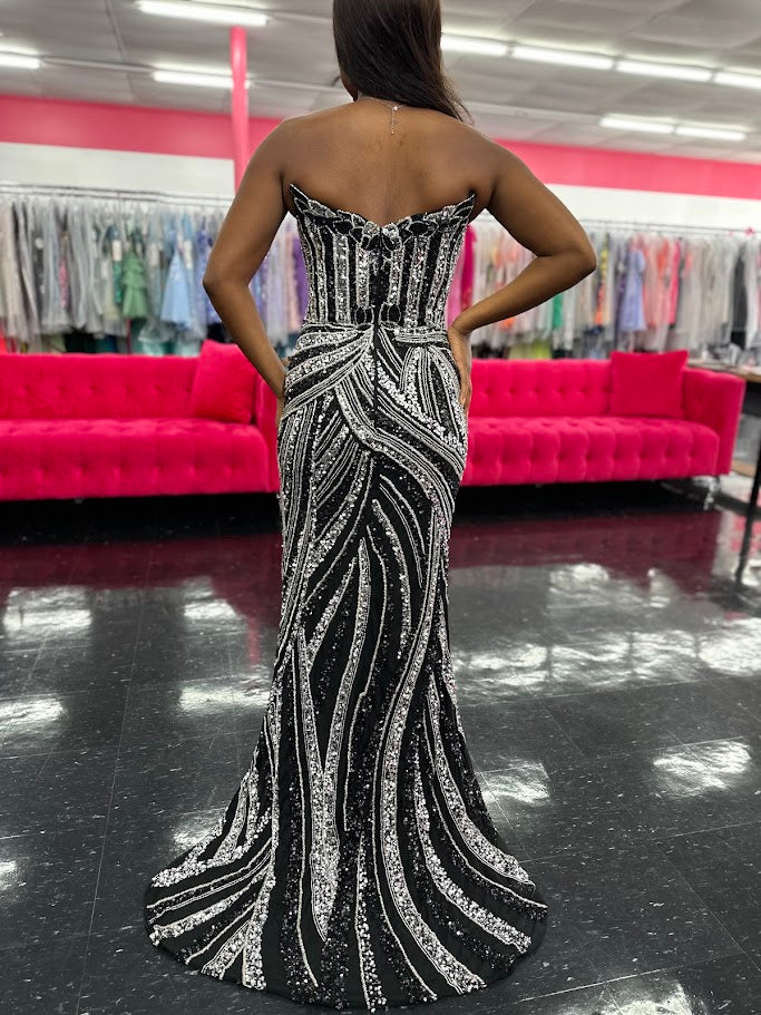 Ashley Lauren 11236 Black/Silver Sequin Prom Dress 10 / Black/Silver Ashley Lauren 11236 Black/Silver Sequin Prom Dress 10 / Black/Silver