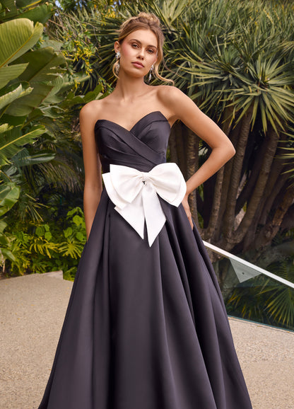 Ashley Lauren 11770 Size 0 Black Strapless Ballgown Formal Prom Dress Pageant Mikado Gown A Line Ashley Lauren 11770 Size 0 Black Strapless Ballgown Formal Prom Dress Pageant Mikado Gown A Line