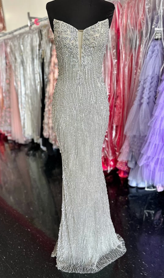 Chic and Holland HF110284 Size 0 Silver Crystal Fitted Pageant Dress High Slit Formal Couture Gown Chic and Holland HF110284 Size 0 Silver Crystal Fitted Pageant Dress High Slit Formal Couture Gown