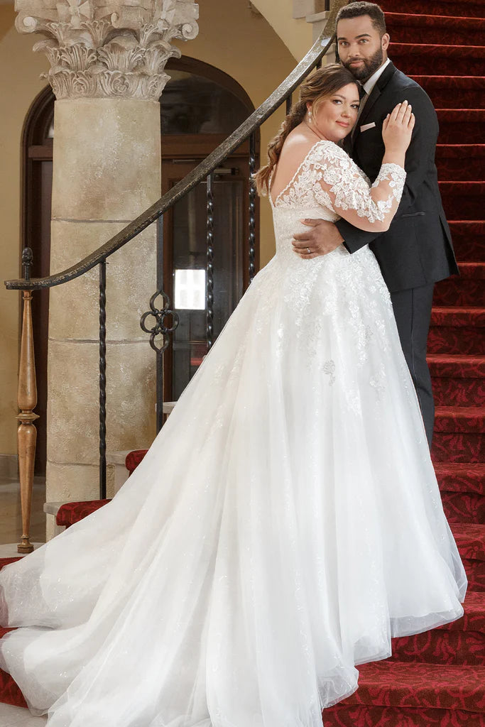 Plus Size Wedding Dresses Wide Strap Lace Applique Sleeveless V-Neck Bridal  Gown 