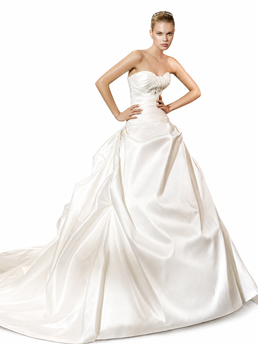 Pronovias San Patrick Capri Bridal Gown Wedding Dress

Strapless Torino taffeta gown with a pick up skirt and a modified sweetheart neckline.

Available in&nbsp;Size 10 Off White