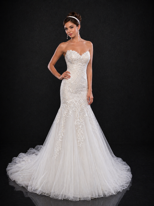 Adagio Bridal W9244 Ivory Size 16

Fabric:&nbsp;LACE/TULLE

Size: 16

Sweetheart neckline fitted lace wedding gown, with a fit and flare tulle skirt and a long train.&nbsp;Wedding Dress Bridal Gown