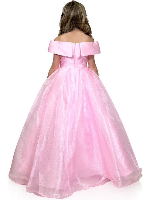 Look like a princess in Marc Defang 5059 Girls Long off the shoulder A line Ballgown. Its beautiful, full-length design will give your little girl an elegant and graceful look. The comfortable fabric and unique design guarantee a perfect fit for any occasion. For additional colors refer to swatches. 30 days  Sizes: 4,5,6,7,8,9,10,11,12,13,14  Colors: Teal, Baby Pink