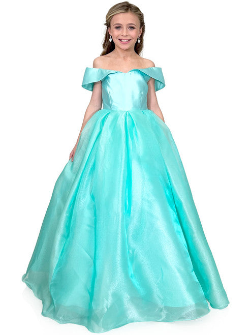 Look like a princess in Marc Defang 5059 Girls Long off the shoulder A line Ballgown. Its beautiful, full-length design will give your little girl an elegant and graceful look. The comfortable fabric and unique design guarantee a perfect fit for any occasion. For additional colors refer to swatches. 30 days  Sizes: 4,5,6,7,8,9,10,11,12,13,14  Colors: Teal, Baby Pink
