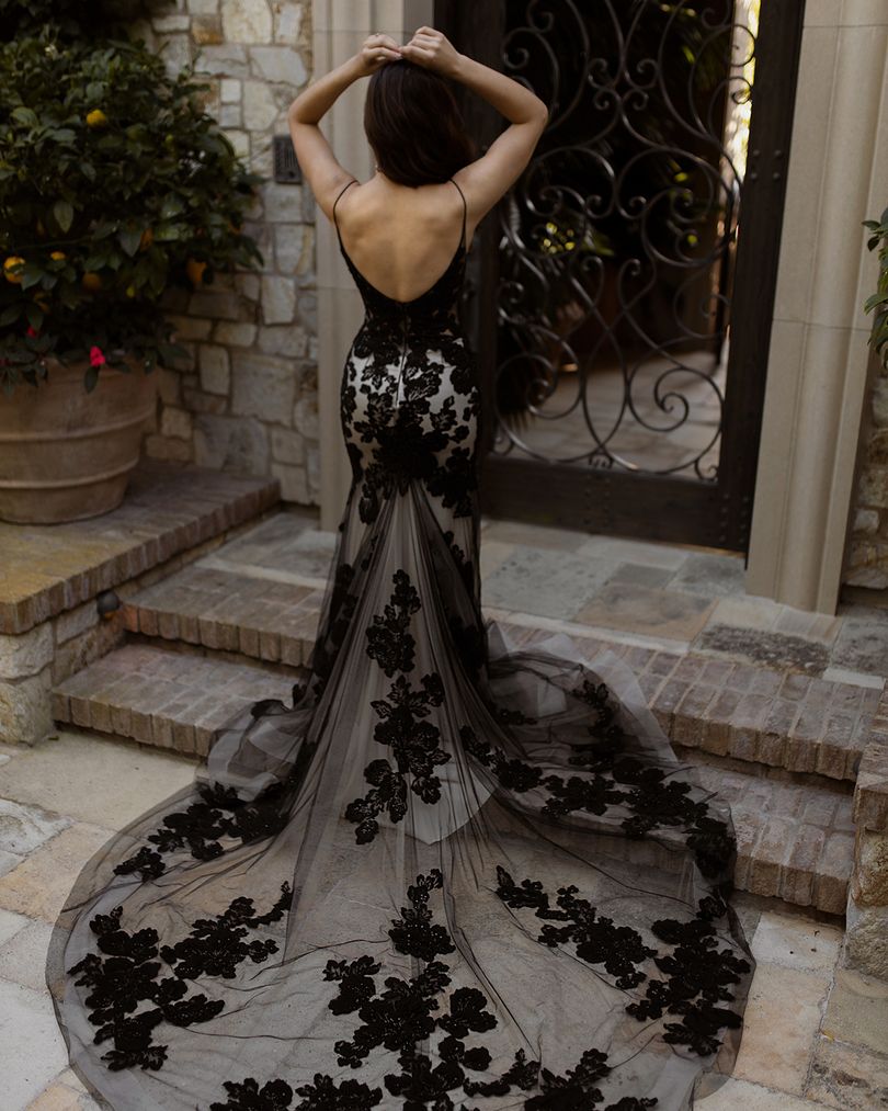 Plus Size Lace Wedding Dresses Gothic Black and White With Long Sleeve V  Neck | eBay