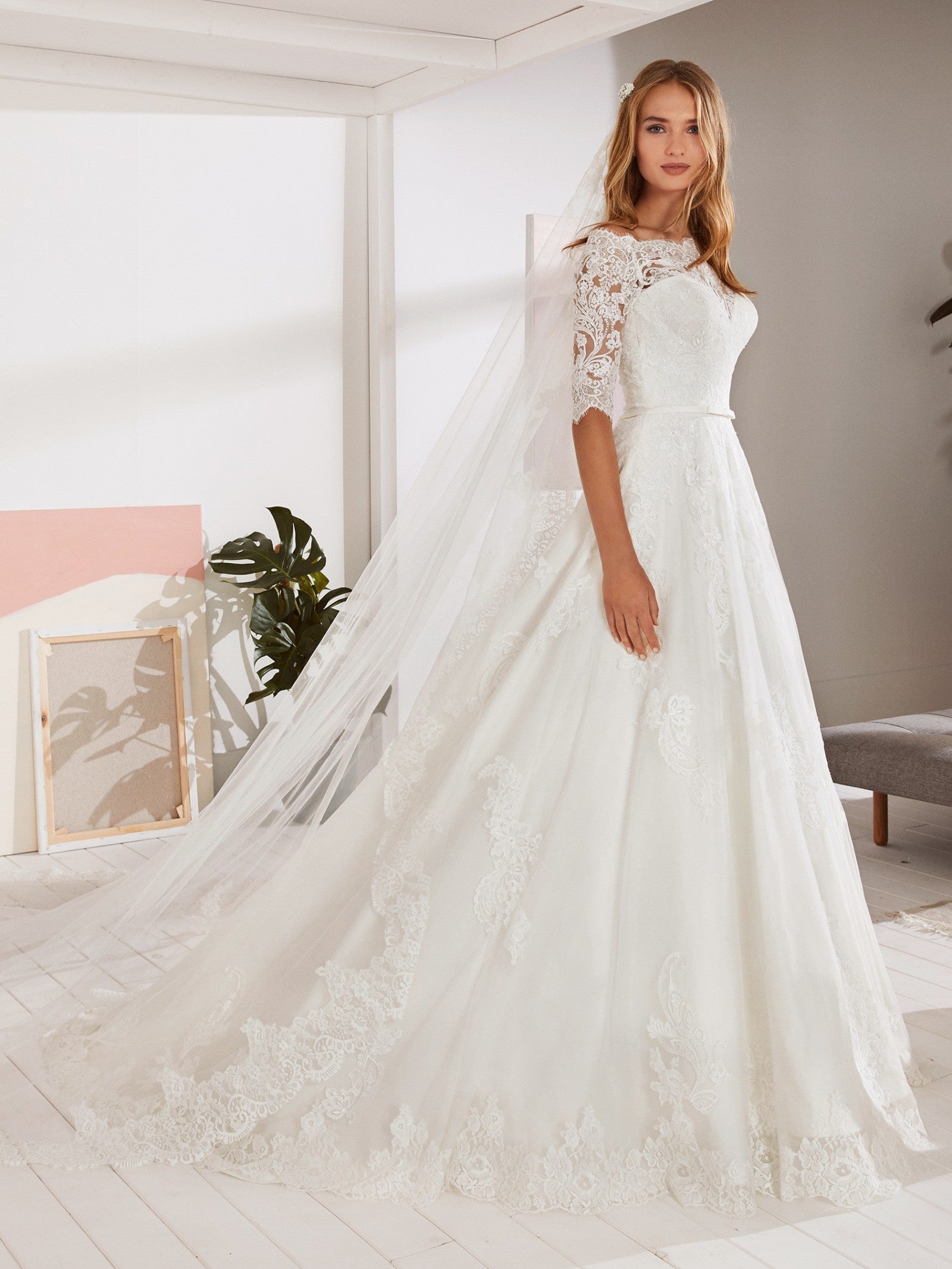White One OSSA Size 28 Sheer Lace off the Shoulder Wedding Dress Sleeves Ballgown White One OSSA Size 28 Sheer Lace off the Shoulder Wedding Dress Sleeves Ballgown