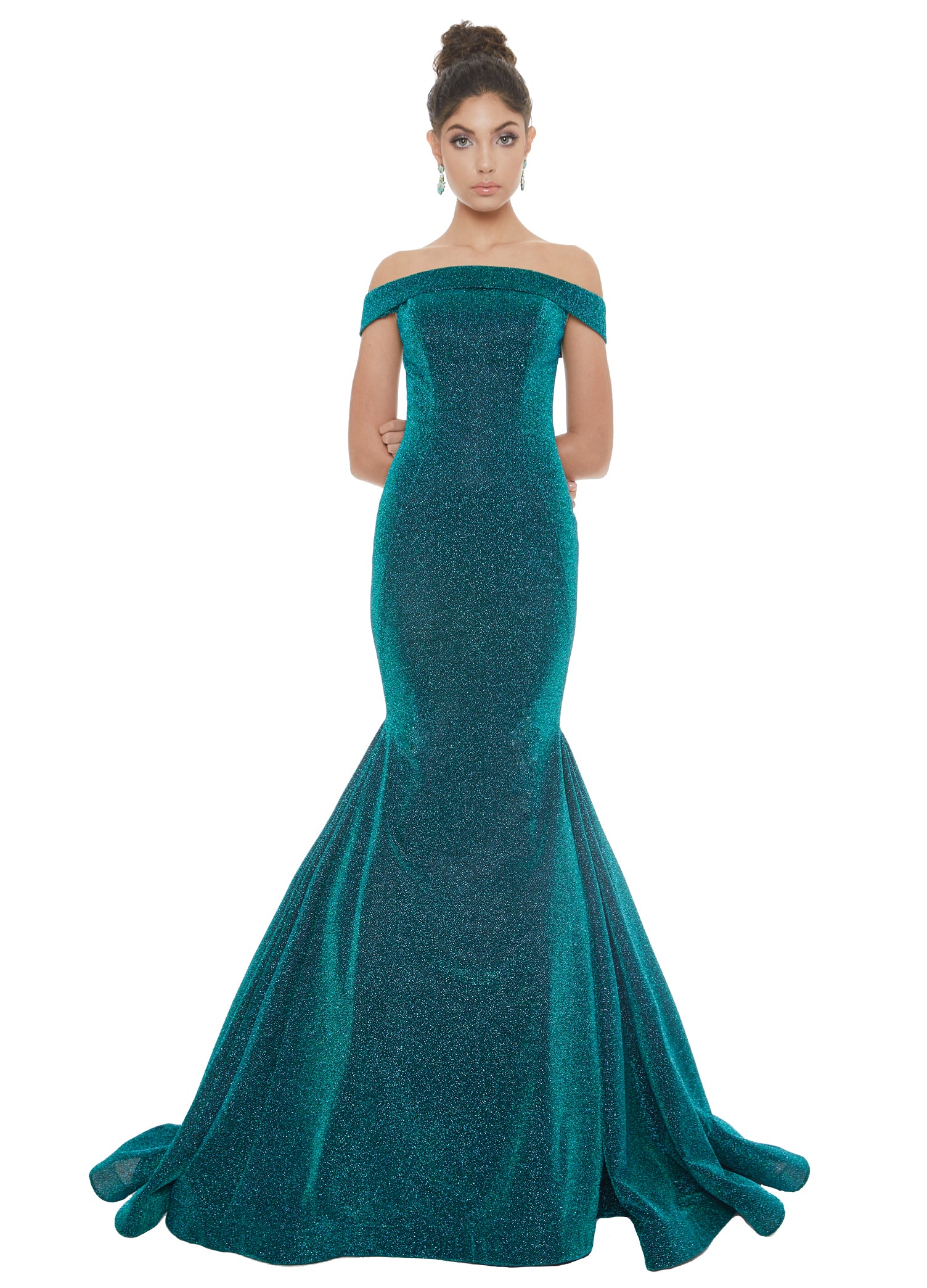 Ashley Lauren 1606 is a long fitted Metallic Shimmer fitted stretch Scuba Prom & Pageant Dress. Featuring an off the shoulder straight neckline This shimmering evening gown has a lush Trumpet skirt with a sweeping train and a horse hair edged hem.