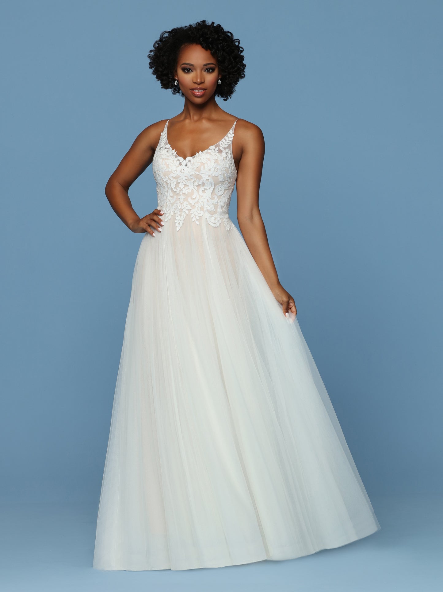 Davinci Bridal 50552 This Gown Features a Lace Bodice with an Sweetheart Illusion V neckline and sheer lace straps leading to an open v back. Lush soft tulle skirt with lace cascading from the bodice and a small train.  Available for 1-2 Week Delivery!!!  Available Sizes: 2,4,6,8,10,12,14,16,18,20  Available Colors: Ivory/Ivory, Ivory/Nude
