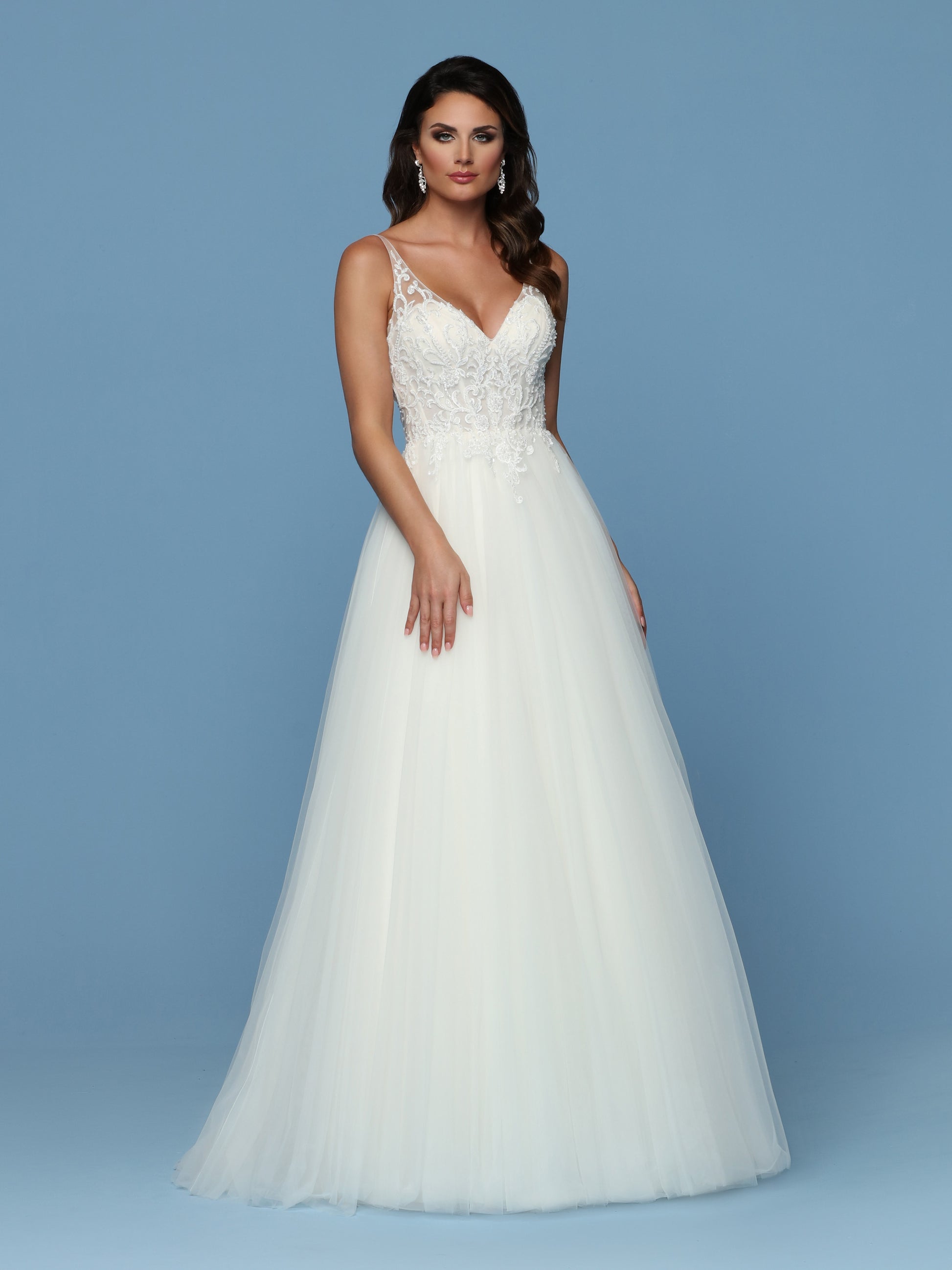 Davinci Bridal 50571 is a Tulle ballgown wedding dress with a sweetheart sheer Illusion V neckline. Embellished lace along the bodice cascading into the full tulle skirt. Sheer Illusion lace Embellished Straps.  Available for 1-2 Week Delivery!!!  Available Sizes: 2,4,6,8,10,12,14,16,18,20  Available Colors: Ivory/Blush, Ivory/Ivory