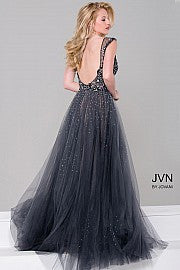 JVN46081 Plunging neckline, dainty cap sleeves and a fitted silhouette is sure to get attention. The tulle overlay adds a dramatic effect and highlights subtle bead embellishments for sparkle. 