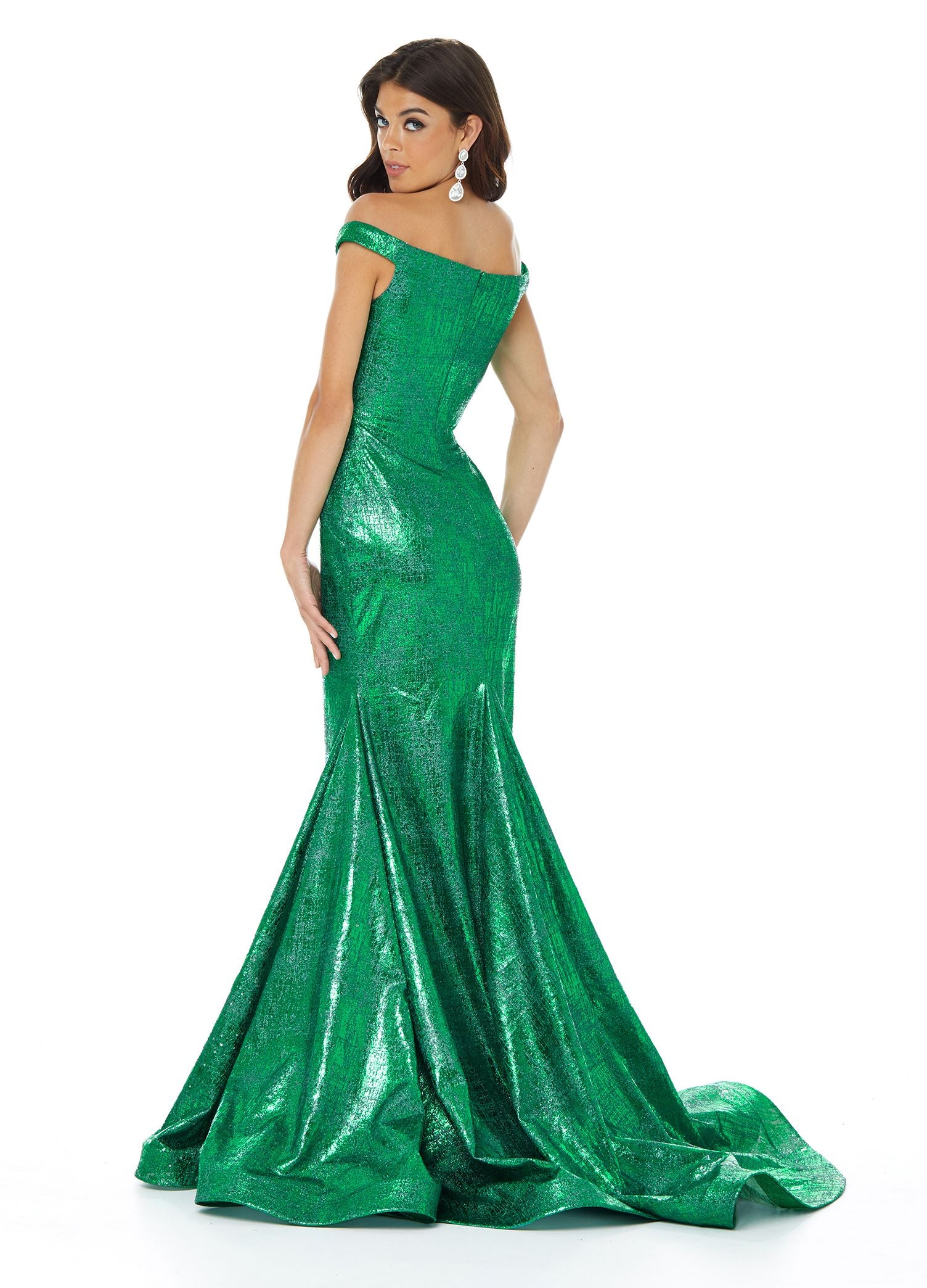 Ashley Lauren 11007 Let your curves do the talking in this off shoulder metallic jersey mermaid prom dress. The skirt on this evening pageant gown is finished with horsehair.  Colors  Emerald, Royal, Silver  Sizes 0, 2, 4, 6, 8, 10, 12, 14, 16, 18  Off Shoulder Metallic Jersey Mermaid Train