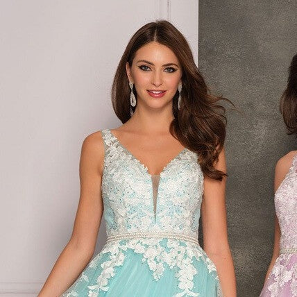 Dave & Johnny 10246 Size 0 Mint Prom Dress Long Lace A Line Ballgown Lace V Neckline Dave & Johnny 10246 Size 0 Mint Prom Dress Long Lace A Line Ballgown Lace V Neckline