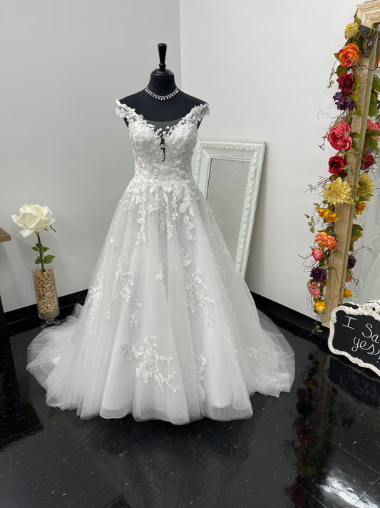 Casablanca Bridal 2406 Size 8 White Wedding Dress EVELINA Off the shoulder ballgown Bridal Gown