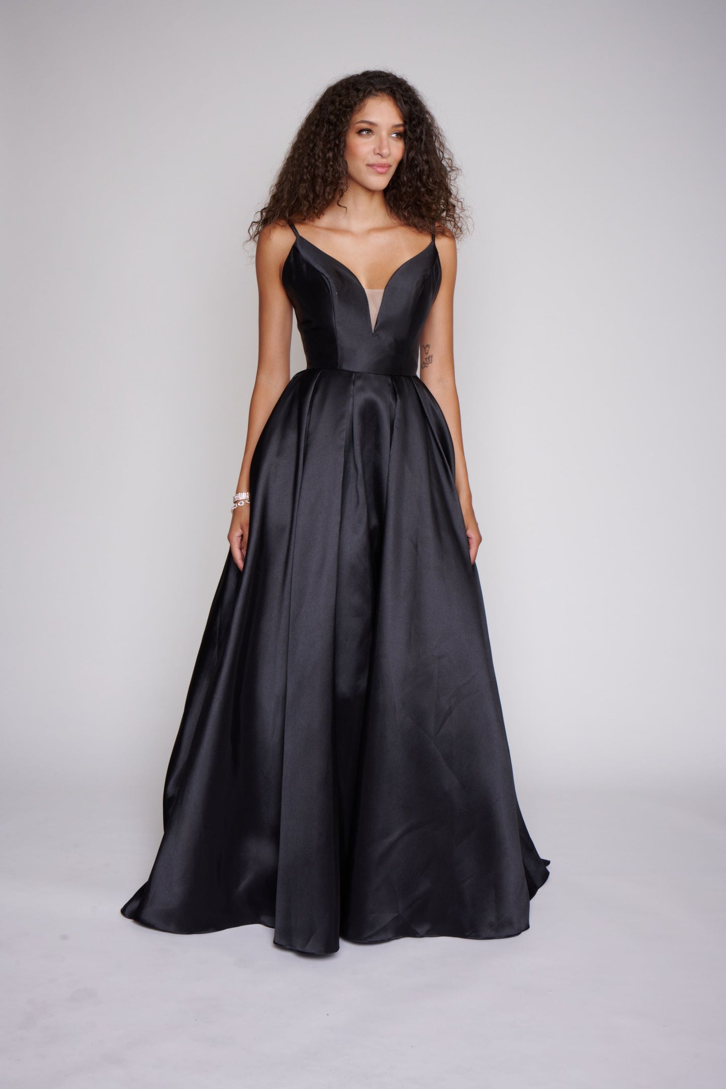 Nina-Canacci-B1900-Black-Prom-Dress-front-Ballgown