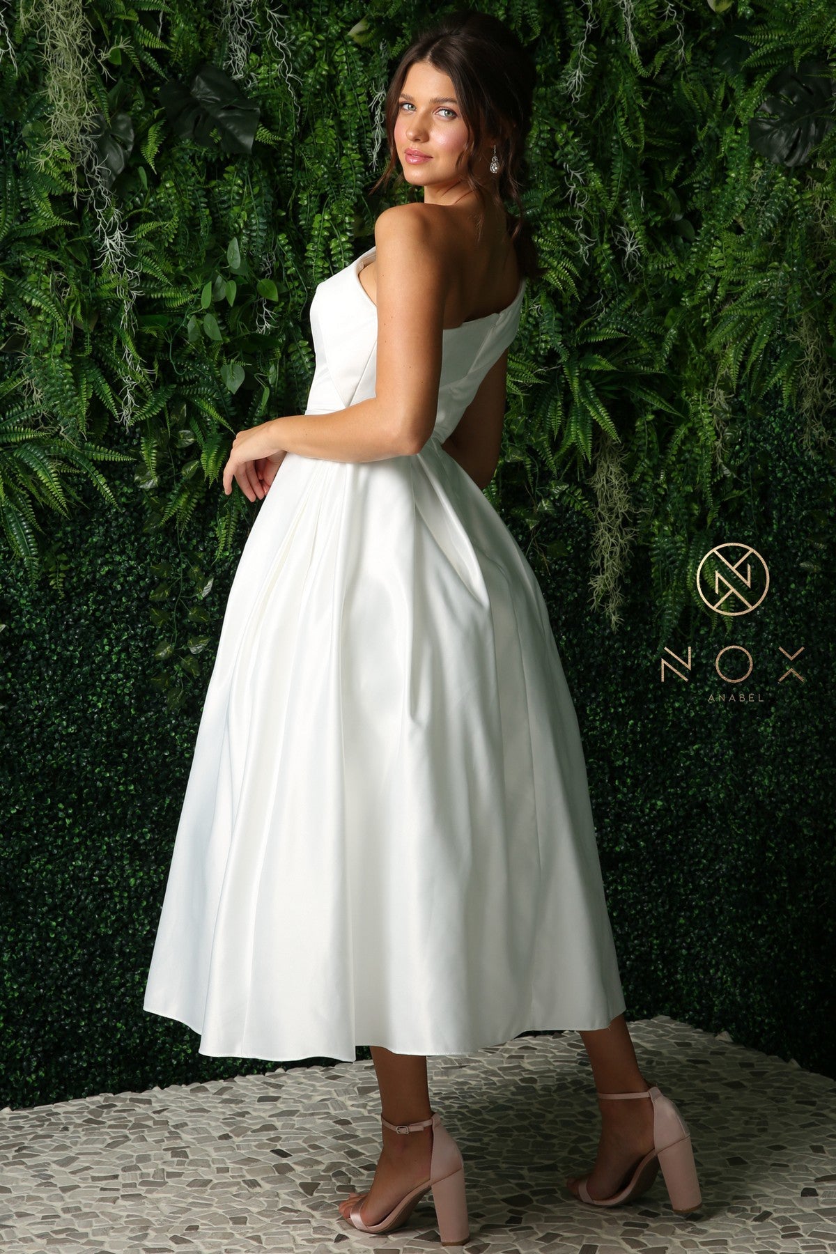 Nox Anabel 931 Short Fitted One Shoulder destination bridal gown. Tea Length Reception Formal Wedding Dress. This Party Gown has Pockets.   Occasions: Cocktail Party, Bridesmaids, Rehearsal Dinner, Prom, Red Carpet, Wedding Guest, Military and Marine Ball, Evening Wear, Formal Gown, Girls' Night Out