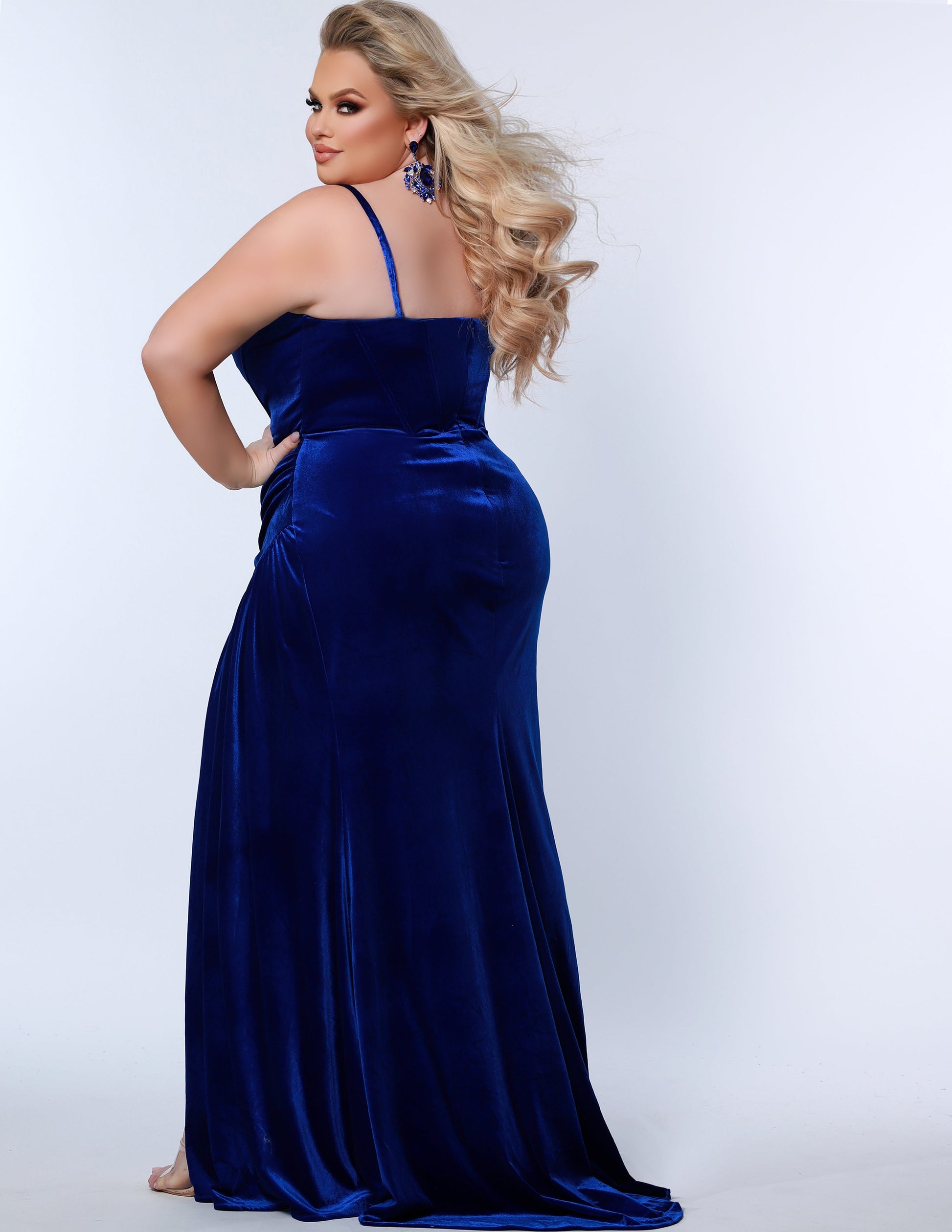 Sydney's Closet SC7342 Size 26 Royal Velvet Prom Dress Strapless Evening Gown Fitted Ruched Sydney's Closet SC7342 Size 26 Royal Velvet Prom Dress Strapless Evening Gown Fitted Ruched