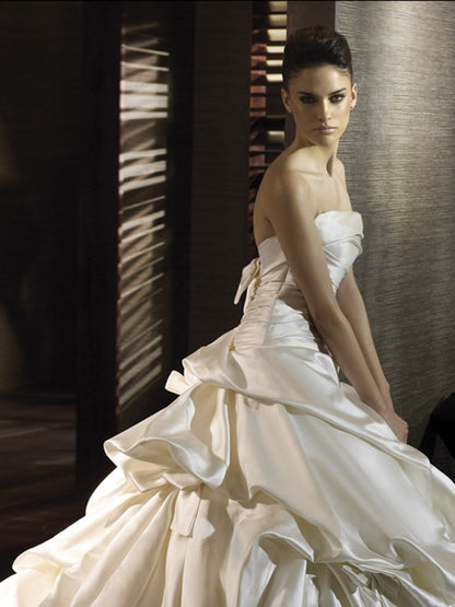 Pronovias Caolin Size 8 Satin Wedding Dress Ballgown Train Bows