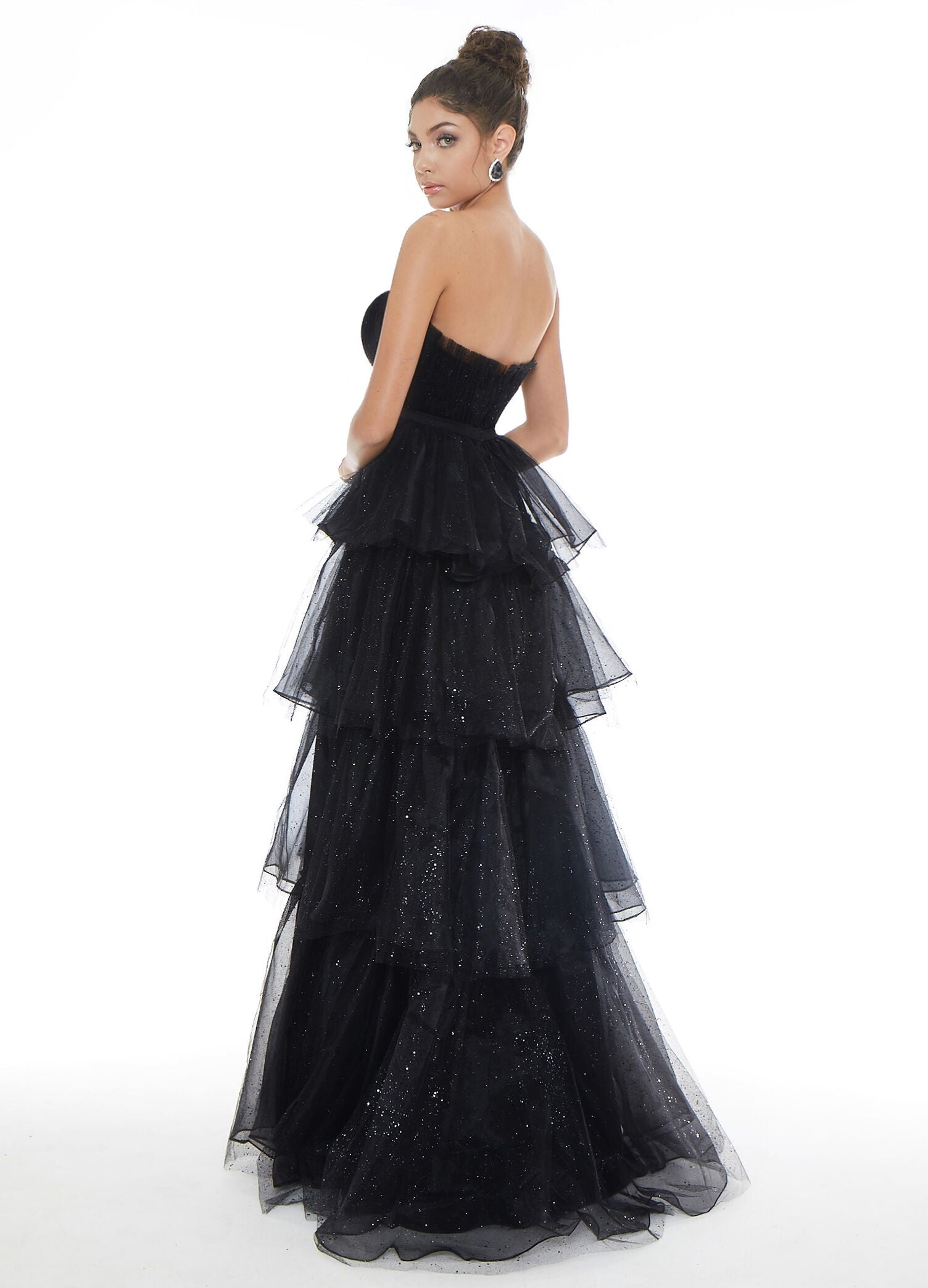 Ashley Lauren 1709 Black prom dress size 4 sweetheart neckline tiered tulle long skirt Ashley Lauren 1709 Black prom dress size 4 sweetheart neckline tiered tulle long skirt